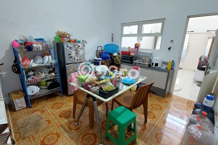 Rumah Modern Cantik 2 KT Bisa Langsung Pindah di Rungkut Rumah Modern Cantik 2 KT Bisa Langsung Pindah di Rungkut