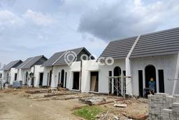 For Sale Hunian Rumah Terawat 2 KT di Menganti, Surabaya For Sale Hunian Rumah Terawat 2 KT di Menganti, Surabaya
