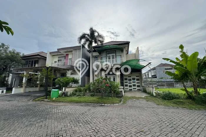 Jual Rumah Favorit Siap Huni LB 400m2 di Wiyung, Surabaya Jual Rumah Favorit Siap Huni LB 400m2 di Wiyung, Surabaya