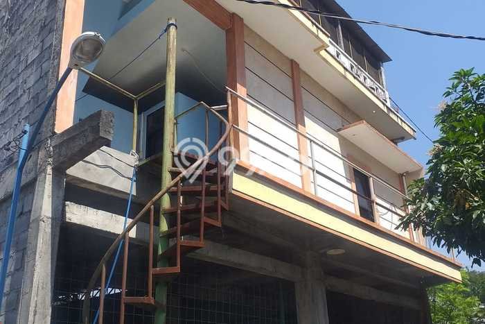 Rumah Kost Dijual di Kebomas, Gresik dengan 10 Kamar Tidur, 10 Kamar Mandi Rumah Kost Dijual di Kebomas, Gresik dengan 10 Kamar Tidur, 10 Kamar Mandi