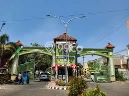 Lokasi strategis! Rumah siap pakai dikontrakkan di Sukolilo LB 200m2 Lokasi strategis! Rumah siap pakai dikontrakkan di Sukolilo LB 200m2