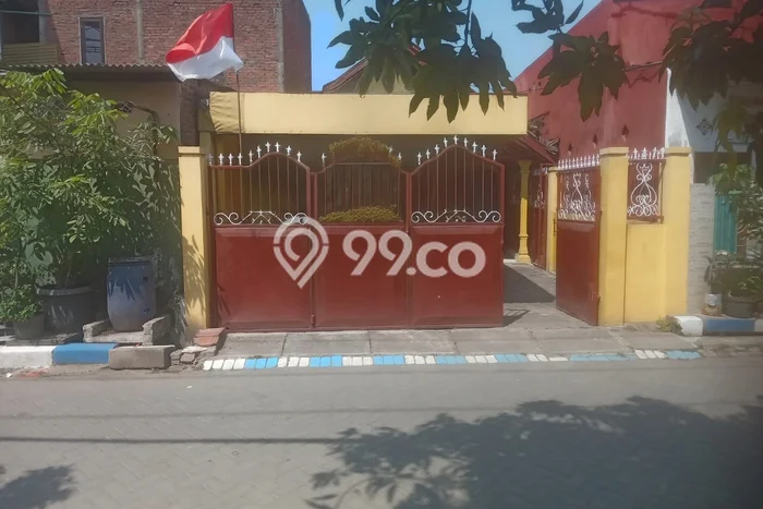 For Sale Rumah 5 Kamar Lokasi Ideal Bagus dan Strategis di Waru For Sale Rumah 5 Kamar Lokasi Ideal Bagus dan Strategis di Waru