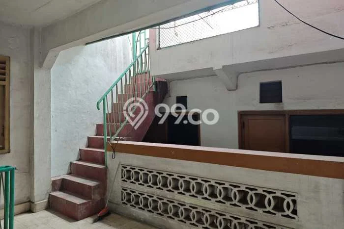 Ruko Paling Dicari LB 125m2 Dijual di Simokerto Ruko Paling Dicari LB 125m2 Dijual di Simokerto