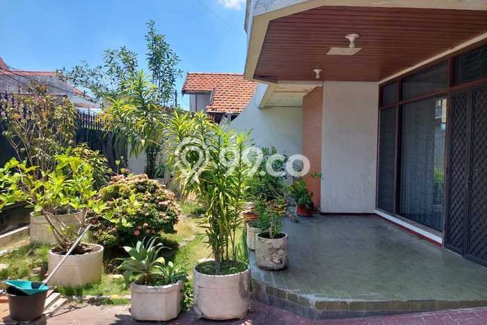Jual Rumah Luas Megah Dengan View Eksklusif di Petemon, Surabaya Jual Rumah Luas Megah Dengan View Eksklusif di Petemon, Surabaya