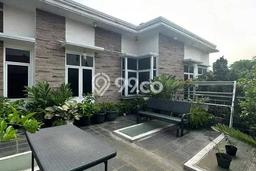 Rumah Elit Modern Tanpa Renovasi di Jati Padang Jakarta Selatan Rumah Elit Modern Tanpa Renovasi di Jati Padang Jakarta Selatan