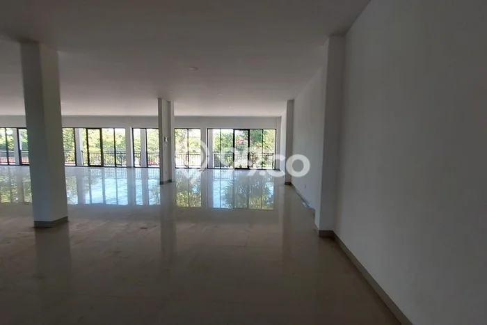 Unit Ruko Disewa Lokasi Kuta, Badung Spesifikasi Luas Bangunan 300m2 Unit Ruko Disewa Lokasi Kuta, Badung Spesifikasi Luas Bangunan 300m2