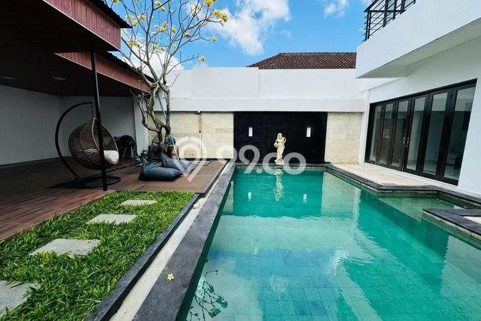 LIMITED OFFER! Rumah Premium di Kerobokan Kelod, LT 257m² LB 450m² LIMITED OFFER! Rumah Premium di Kerobokan Kelod, LT 257m² LB 450m²