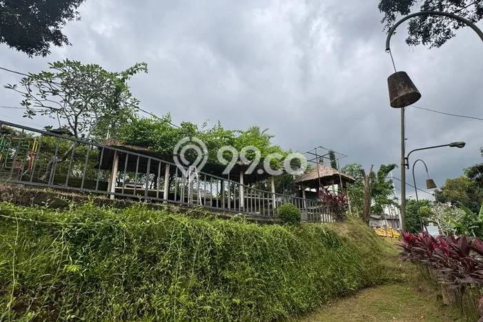 Disewakan Komersial Premium Kawasan Gatot Subroto, Luas 300m², Lokasi Komersial, Jalan Bagus Disewakan Komersial Premium Kawasan Gatot Subroto, Luas 300m², Lokasi Komersial, Jalan Bagus