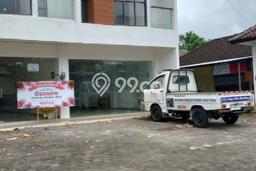 Ruko Disewa di Badung dengan LB 240m2 Area Komersial Ramai Ruko Disewa di Badung dengan LB 240m2 Area Komersial Ramai