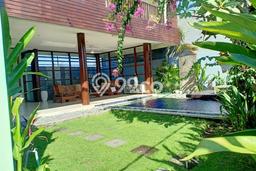HUNIAN PILIHAN! Rumah kawasan Kerobokan, 3 KM, Lingkungan Strategis, Luas 300m² Bangunan 220m² HUNIAN PILIHAN! Rumah kawasan Kerobokan, 3 KM, Lingkungan Strategis, Luas 300m² Bangunan 220m²