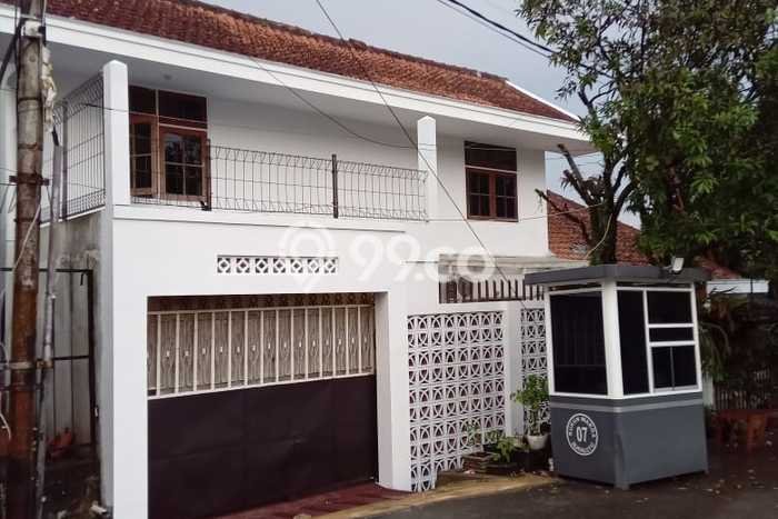 Ready to Use! Premium House LT 283m2 Desain Elegan di Suci Ready to Use! Premium House LT 283m2 Desain Elegan di Suci