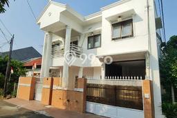 For Sale Rumah 4 Kamar Lokasi Ideal Bagus dan Strategis di Harjamukti For Sale Rumah 4 Kamar Lokasi Ideal Bagus dan Strategis di Harjamukti