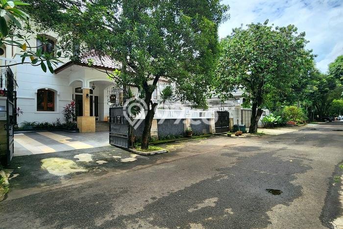 For Sale Rumah Elit Exclusive di Kebayoran Baru, Jakarta Selatan For Sale Rumah Elit Exclusive di Kebayoran Baru, Jakarta Selatan