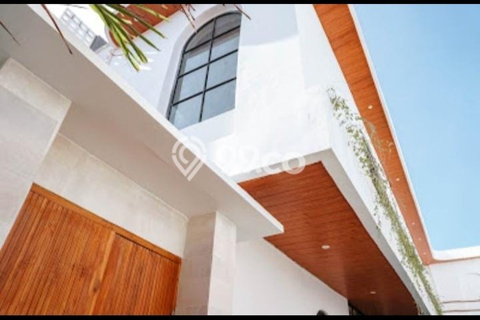 Kesempatan Langka! Vila Kawasan , Dimensi 185m2m², Area Berkembang dengan nilai meningkat Kesempatan Langka! Vila Kawasan , Dimensi 185m2m², Area Berkembang dengan nilai meningkat