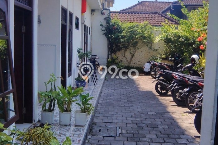 Unit Kost Dijual di Kuta dengan 21 Kamar Tidur & Luas Bangunan 450m2 Unit Kost Dijual di Kuta dengan 21 Kamar Tidur & Luas Bangunan 450m2