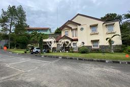 Rumah Lokasi Strategis di , Bandung, LT 503m2m² Bangunan 250m2m² Rumah Lokasi Strategis di , Bandung, LT 503m2m² Bangunan 250m2m²