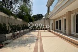 Rumah Mewah Siap Huni LT 800m2 di Kebayoran Baru, Jakarta Selatan Rumah Mewah Siap Huni LT 800m2 di Kebayoran Baru, Jakarta Selatan