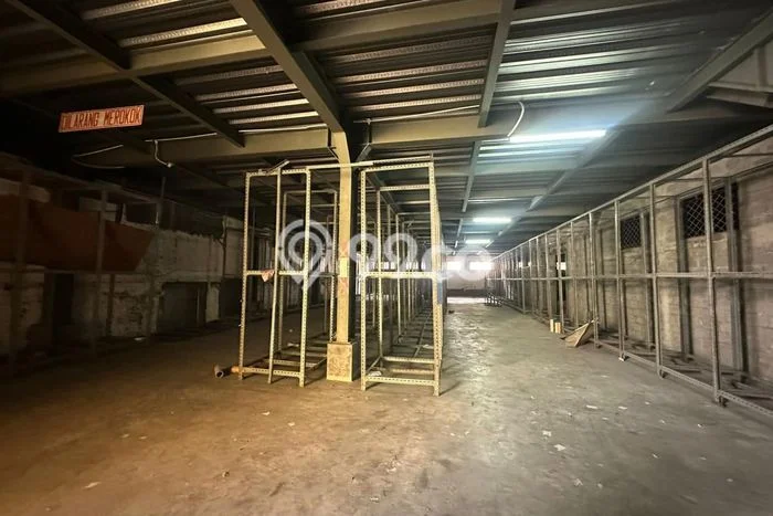 Unit Gudang Disewa Lokasi Cengkareng, Jakarta Barat Spesifikasi Luas Bangunan 3700m2 Unit Gudang Disewa Lokasi Cengkareng, Jakarta Barat Spesifikasi Luas Bangunan 3700m2