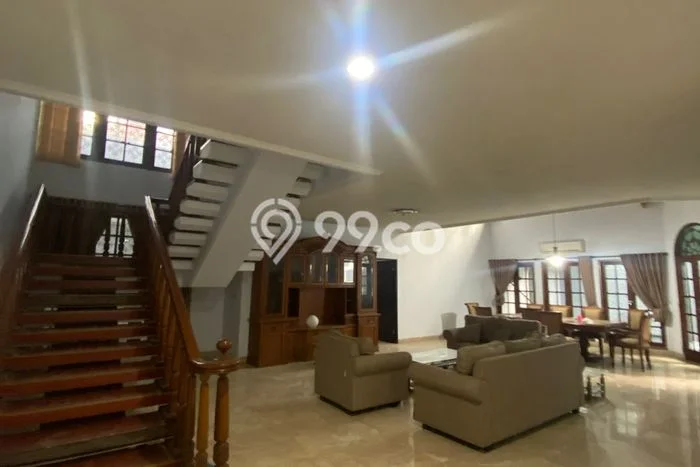 Rumah sewa siap huni 6 Kamar Tidur di Mega Kuningan, Jakarta Selatan Rumah sewa siap huni 6 Kamar Tidur di Mega Kuningan, Jakarta Selatan