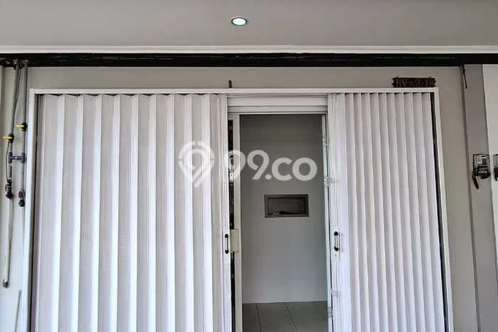 For Rent Ruko di Jelupang, Luas 100m², Kawasan Berkembang For Rent Ruko di Jelupang, Luas 100m², Kawasan Berkembang