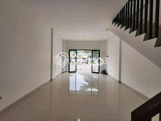 Unit Ruko Disewakan di BSD Green Wich di Area Ramai & Strategis Unit Ruko Disewakan di BSD Green Wich di Area Ramai & Strategis