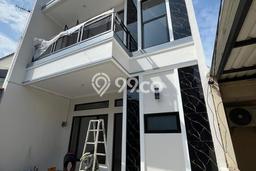 Jual Rumah Eksklusif 4 KT di Sektor 8-Gading Serpong, Tangerang Jual Rumah Eksklusif 4 KT di Sektor 8-Gading Serpong, Tangerang