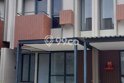 Rumah Modern 3 KT di BSD City Tangerang Full Furnished Rumah Modern 3 KT di BSD City Tangerang Full Furnished