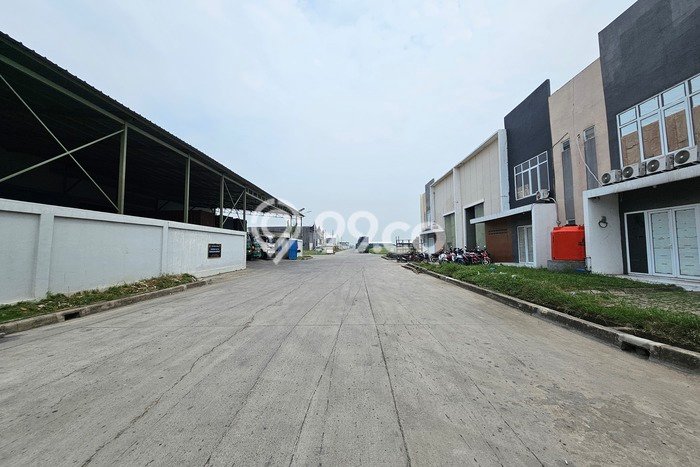 Lokasi Strategis! Dijual Gudang Bisnis di Tangerang, Tangerang Kondisi Baik Lokasi Strategis! Dijual Gudang Bisnis di Tangerang, Tangerang Kondisi Baik