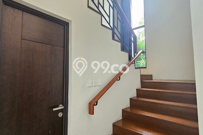 Hunian Mewah LB 215m2 Siap Huni Desain Elegan di BSD Green Wich, Tangerang Hunian Mewah LB 215m2 Siap Huni Desain Elegan di BSD Green Wich, Tangerang