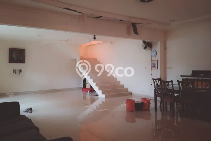 Rumah Luxury Modern Tanpa Renovasi di Pejaten Jakarta Selatan Rumah Luxury Modern Tanpa Renovasi di Pejaten Jakarta Selatan