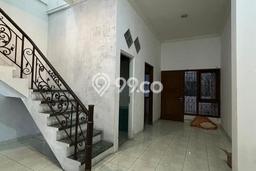 Lokasi terbaik! Rumah siap pakai dikontrakkan di Semarang Tengah LB 300m2 Lokasi terbaik! Rumah siap pakai dikontrakkan di Semarang Tengah LB 300m2