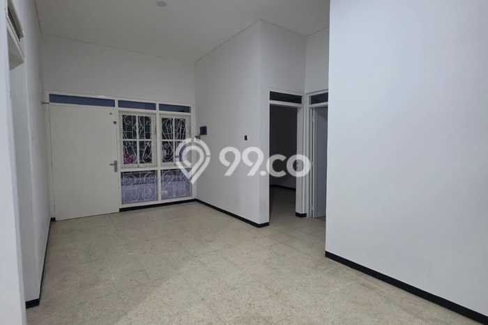 Rumah kawasan Semarang Barat, 2 KT, Lingkungan Premium, LT 194m² Bangunan 135m² Rumah kawasan Semarang Barat, 2 KT, Lingkungan Premium, LT 194m² Bangunan 135m²