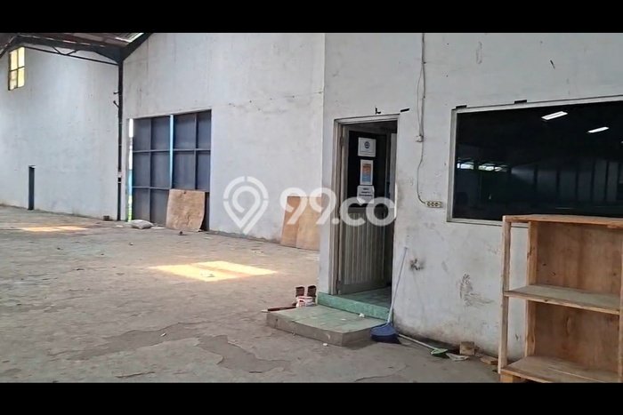 Gudang Disewa di Tangerang dengan LB 3600m2 Area Komersial Ramai Gudang Disewa di Tangerang dengan LB 3600m2 Area Komersial Ramai