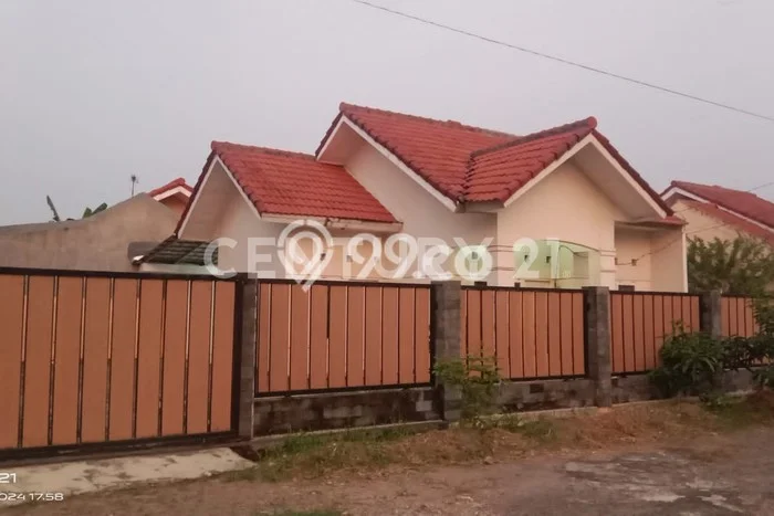 Disewakan! Rumah 2 Kamar Tidur &
2 Kamar Mandi di Ciracas, Serang Disewakan! Rumah 2 Kamar Tidur &
2 Kamar Mandi di Ciracas, Serang