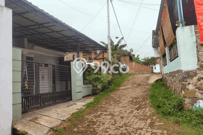 Rumah Nyaman 2 KT LB 175m2 Kondisi Bagus di Ciracas Rumah Nyaman 2 KT LB 175m2 Kondisi Bagus di Ciracas