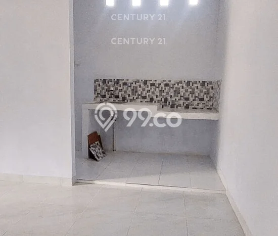 Rumah di Ciracas, 2 KT, Area Premium, LT 90m² Bangunan 180m² Rumah di Ciracas, 2 KT, Area Premium, LT 90m² Bangunan 180m²