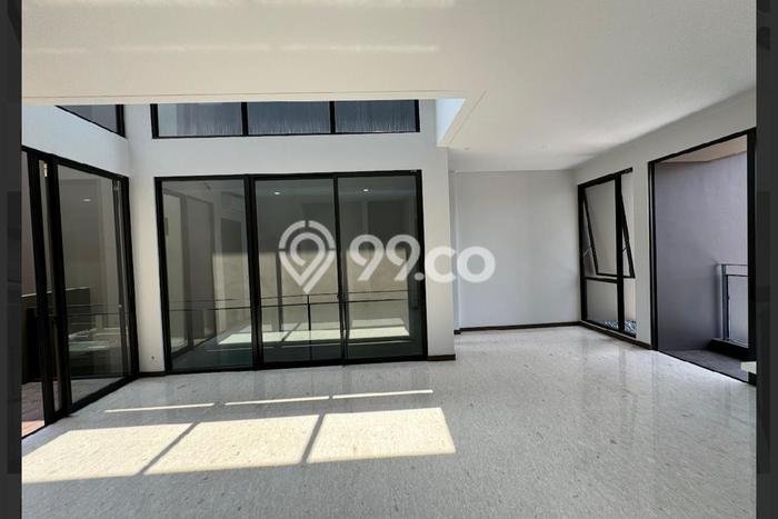 Rumah di BSD, Dekat Mall, 4 KT Rumah di BSD, Dekat Mall, 4 KT