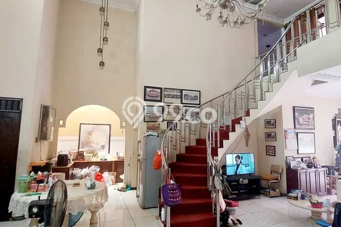 Dijual Rumah Premium dengan Fasilitas Sekitar Komplit di Tenggilis Mejoyo, Surabaya Dijual Rumah Premium dengan Fasilitas Sekitar Komplit di Tenggilis Mejoyo, Surabaya