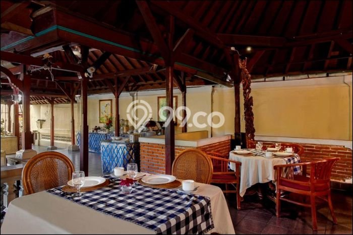 Hotel Kawasan Komersial di Kuta, Luas 2810m², Jalan Utama Hotel Kawasan Komersial di Kuta, Luas 2810m², Jalan Utama