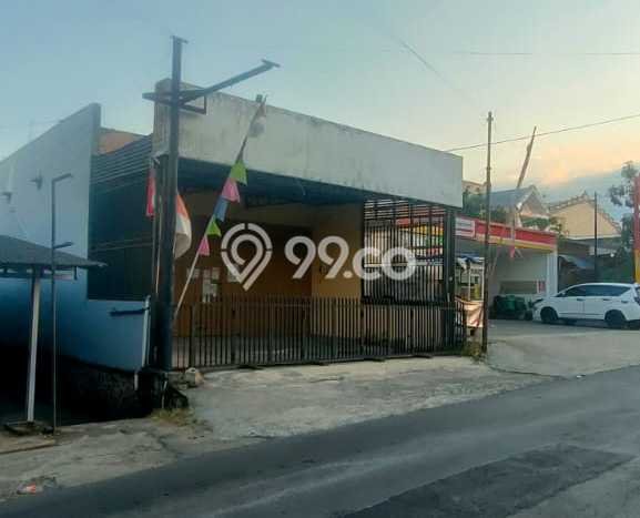 Area Ramai! Ruko Dijual di Tuntang untuk Bisnis Luas Bangunan 200m2 Area Ramai! Ruko Dijual di Tuntang untuk Bisnis Luas Bangunan 200m2