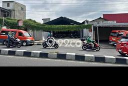 Unit Komersial Dijual di Semarang LT 390m2 & LB 250m2 Unit Komersial Dijual di Semarang LT 390m2 & LB 250m2