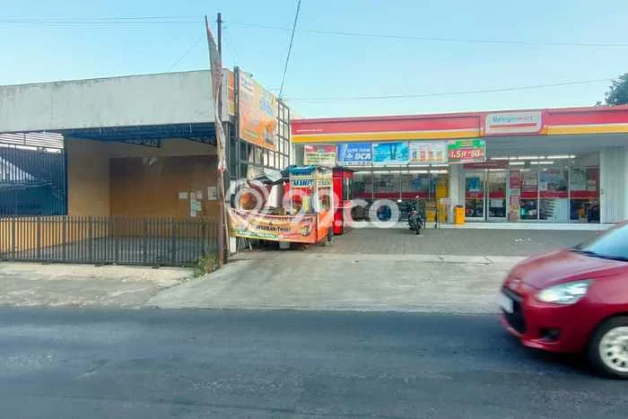 Area Ramai! Ruko Dijual di Tuntang untuk Bisnis Luas Bangunan 200m2 Area Ramai! Ruko Dijual di Tuntang untuk Bisnis Luas Bangunan 200m2