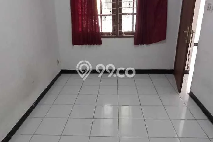 Disewakan! Rumah 5 Kamar Tidur &
3 Kamar Mandi di Pulo Asem, Jakarta Timur Disewakan! Rumah 5 Kamar Tidur &
3 Kamar Mandi di Pulo Asem, Jakarta Timur