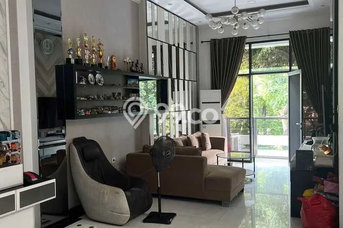 Siap Huni Rumah Mewah 5 Kamar di Kelapa Gading Dekat ke Mana Pun Siap Huni Rumah Mewah 5 Kamar di Kelapa Gading Dekat ke Mana Pun