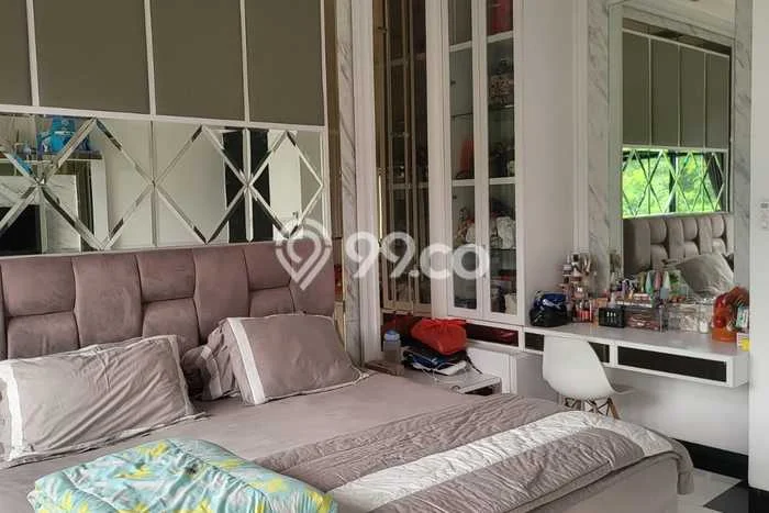 Siap Huni Rumah Mewah 5 Kamar di Kelapa Gading Dekat ke Mana Pun Siap Huni Rumah Mewah 5 Kamar di Kelapa Gading Dekat ke Mana Pun