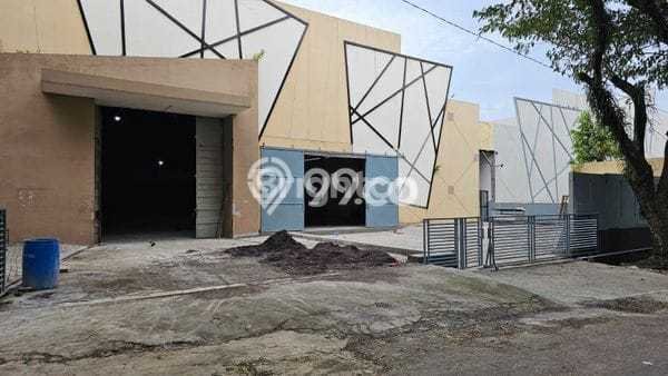 Disewakan Gudang komersial di Semarang Tengah luas bangunan 2310m2 Disewakan Gudang komersial di Semarang Tengah luas bangunan 2310m2