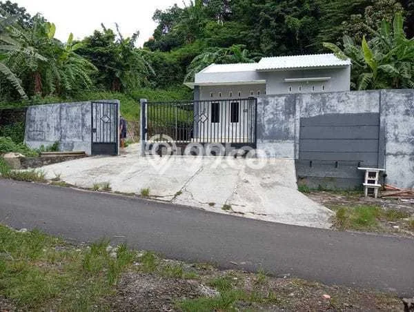 Lokasi terbaik! Rumah siap huni dikontrakkan di Semarang Barat LB 60m2 Lokasi terbaik! Rumah siap huni dikontrakkan di Semarang Barat LB 60m2