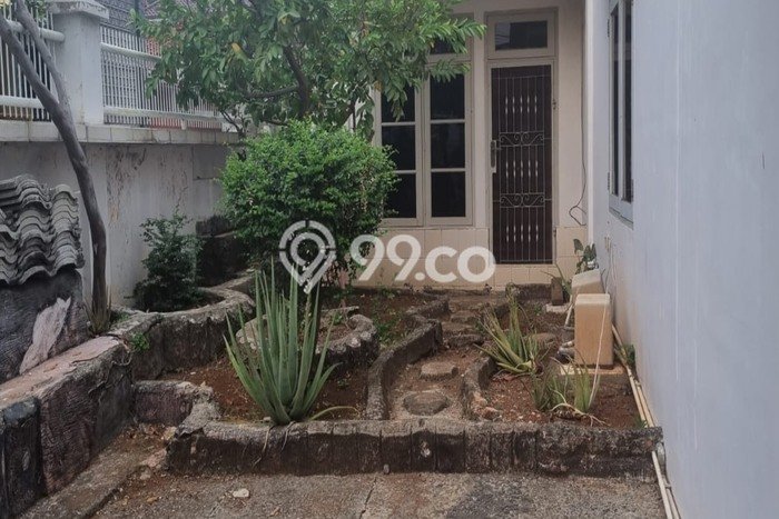 Rumah Luas Asri 3 KT Siap Pakai di Duta Garden Jakarta Barat Rumah Luas Asri 3 KT Siap Pakai di Duta Garden Jakarta Barat