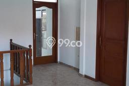 Rumah lokasi Bojongsoang, Bandung, Luas 121m2m² Bangunan 150m2m² Rumah lokasi Bojongsoang, Bandung, Luas 121m2m² Bangunan 150m2m²