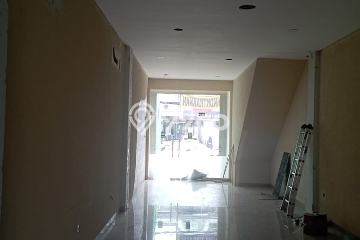 Ruko disewakan lokasi strategis Tebet Jakarta Selatan 180m2 Ruko disewakan lokasi strategis Tebet Jakarta Selatan 180m2